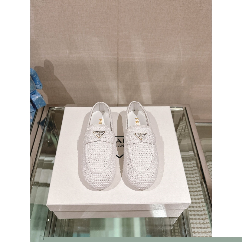 Pra*a leather shoes